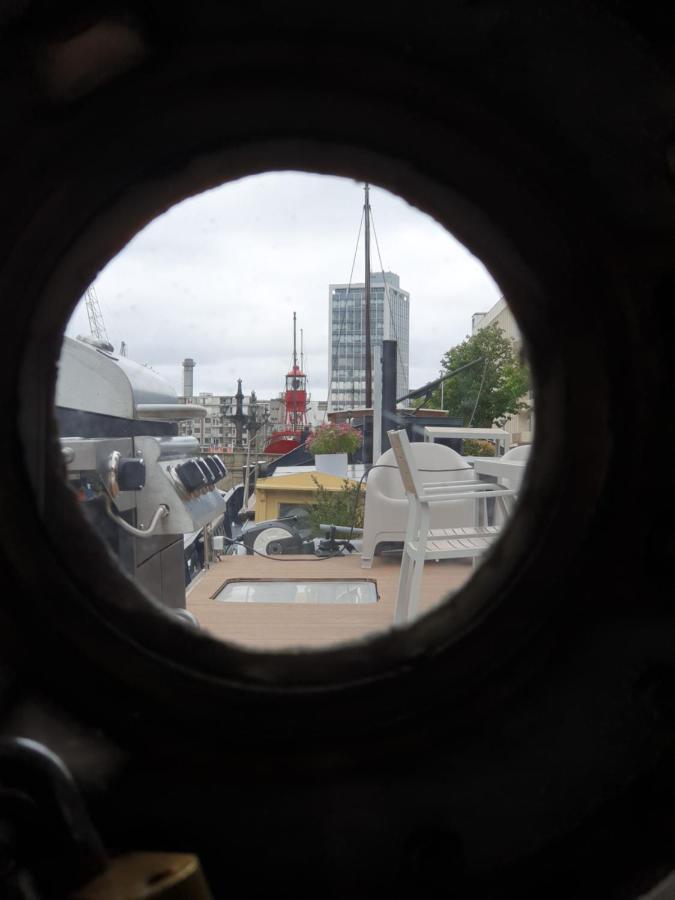 De Coaster & Aquarium Ponton Hotel Rotterdam Bagian luar foto