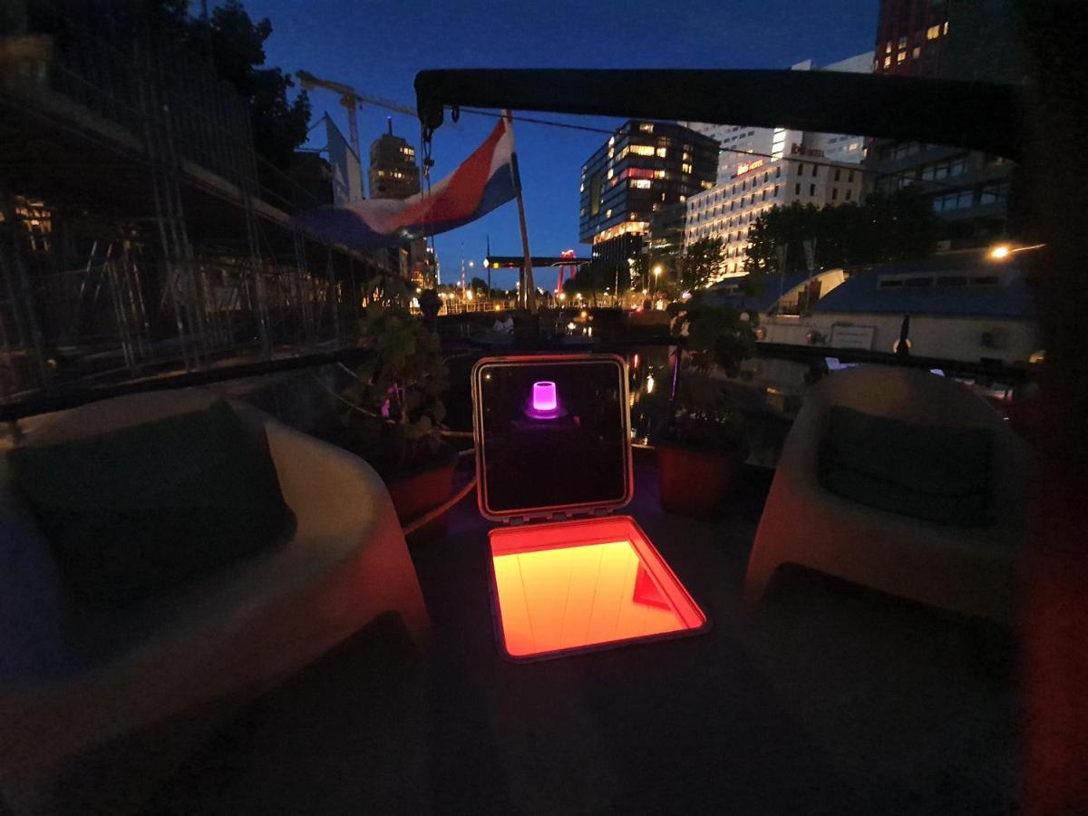 De Coaster & Aquarium Ponton Hotel Rotterdam Bagian luar foto