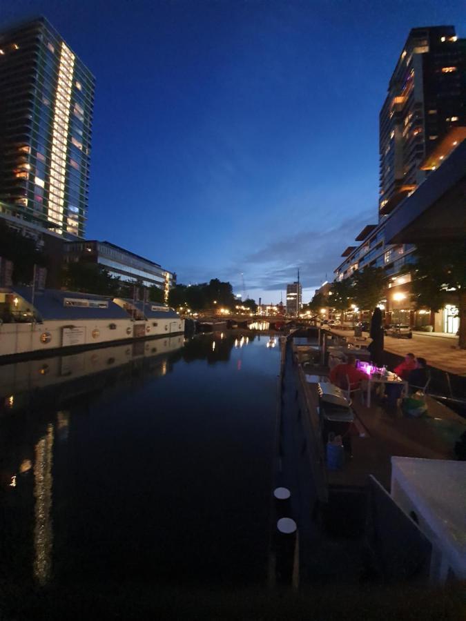 De Coaster & Aquarium Ponton Hotel Rotterdam Bagian luar foto