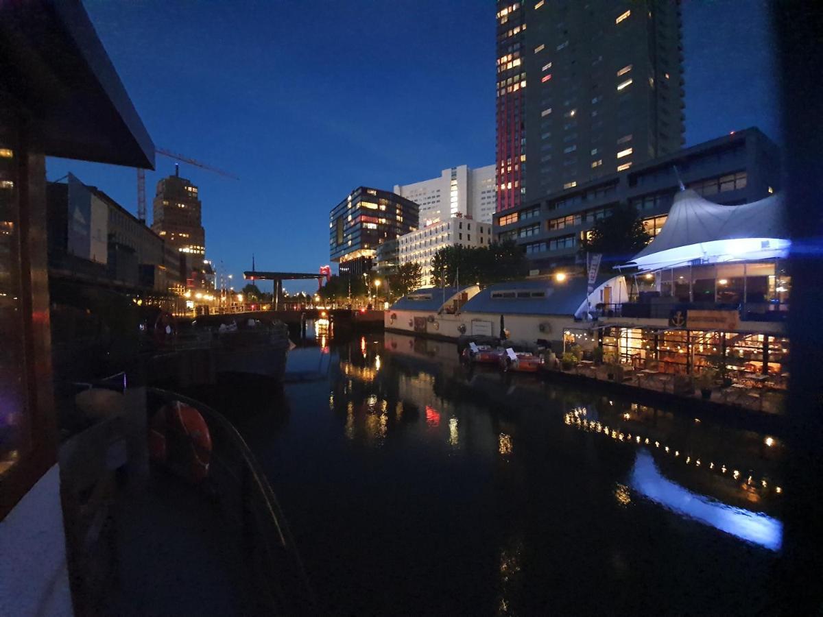 De Coaster & Aquarium Ponton Hotel Rotterdam Bagian luar foto