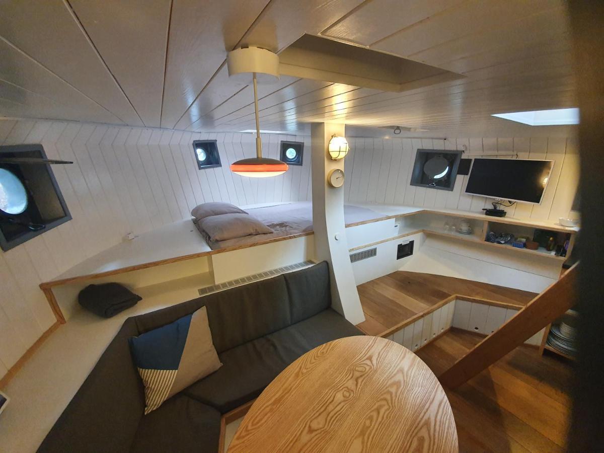De Coaster & Aquarium Ponton Hotel Rotterdam Bagian luar foto