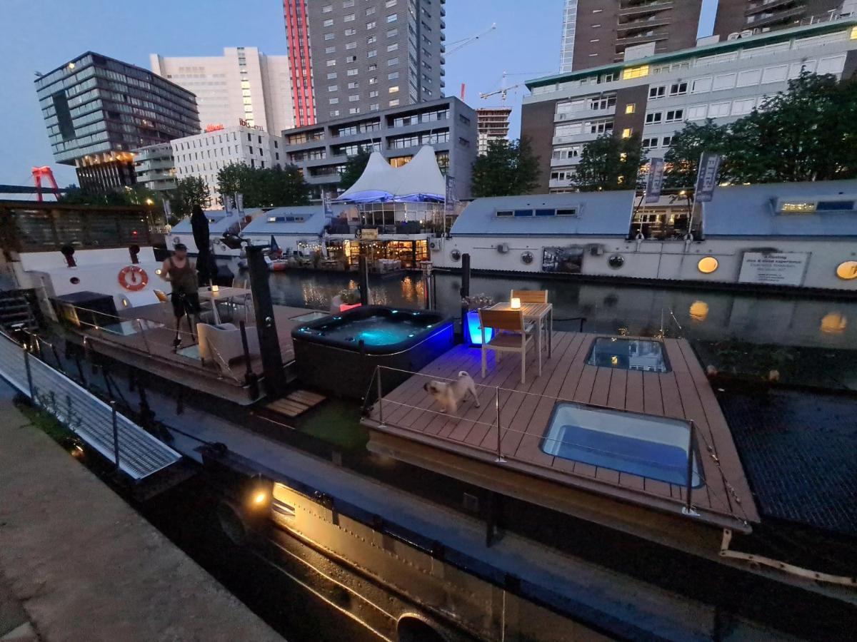 De Coaster & Aquarium Ponton Hotel Rotterdam Bagian luar foto