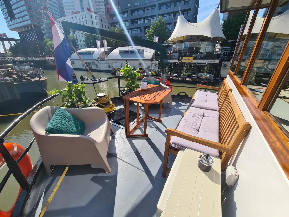 De Coaster & Aquarium Ponton Hotel Rotterdam Bagian luar foto