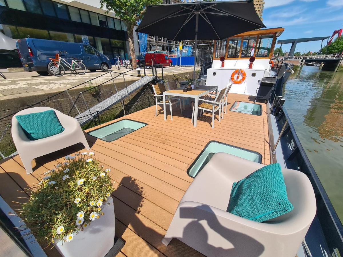 De Coaster & Aquarium Ponton Hotel Rotterdam Bagian luar foto