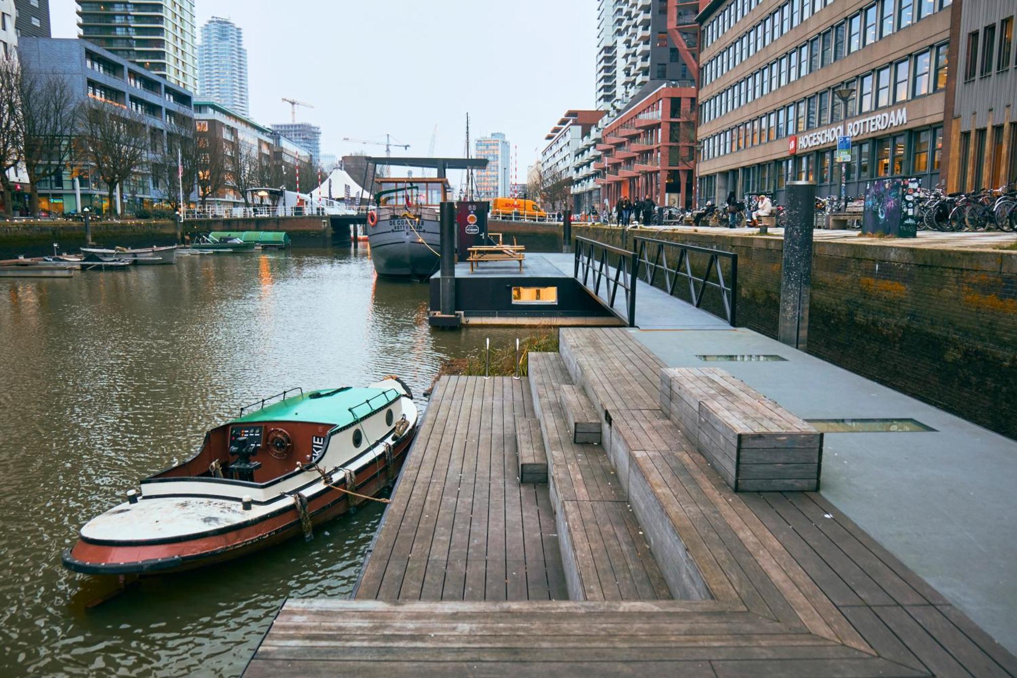 De Coaster & Aquarium Ponton Hotel Rotterdam Bagian luar foto