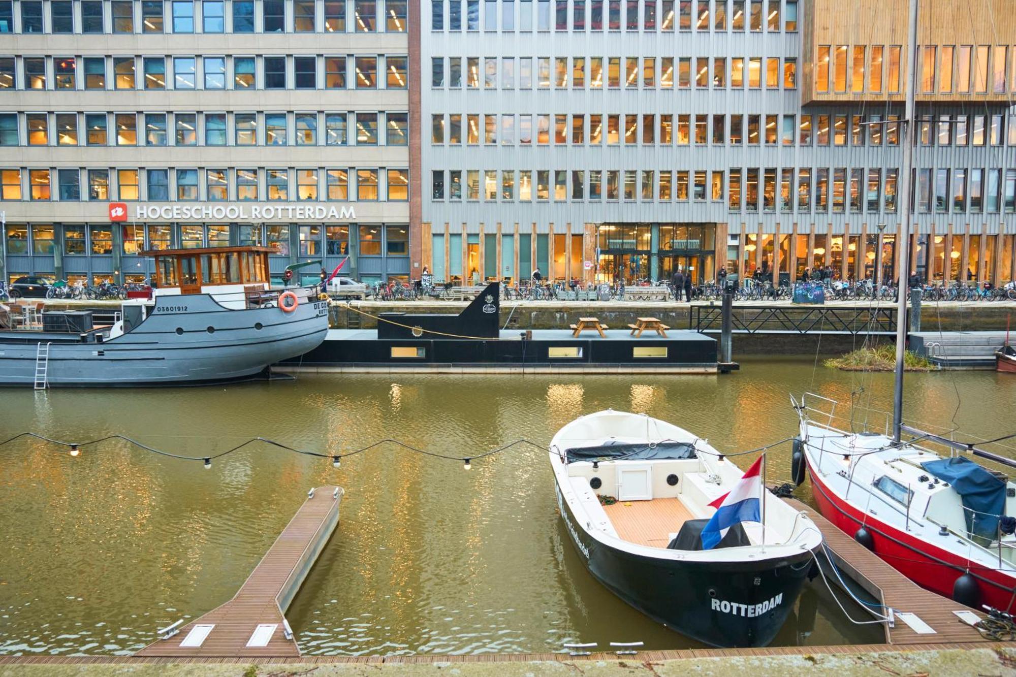 De Coaster & Aquarium Ponton Hotel Rotterdam Bagian luar foto