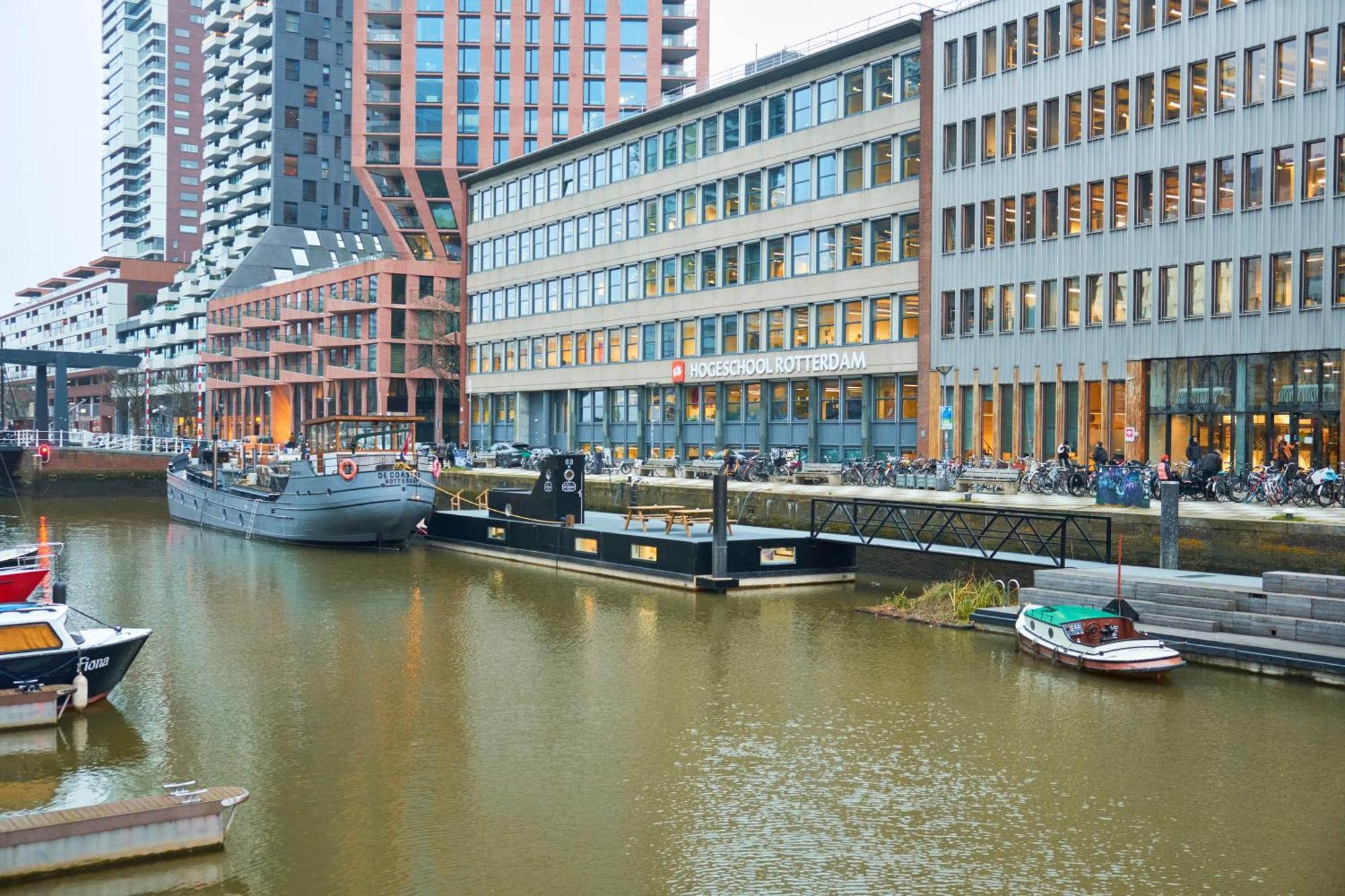 De Coaster & Aquarium Ponton Hotel Rotterdam Bagian luar foto