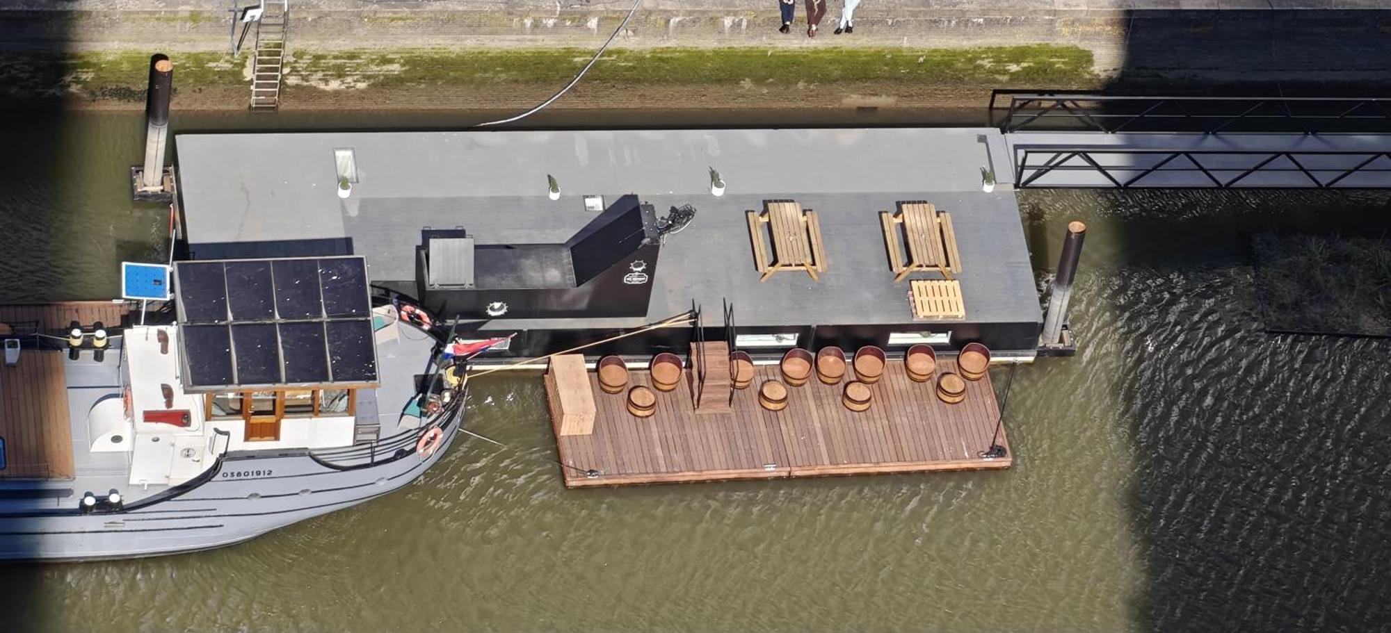 De Coaster & Aquarium Ponton Hotel Rotterdam Bagian luar foto
